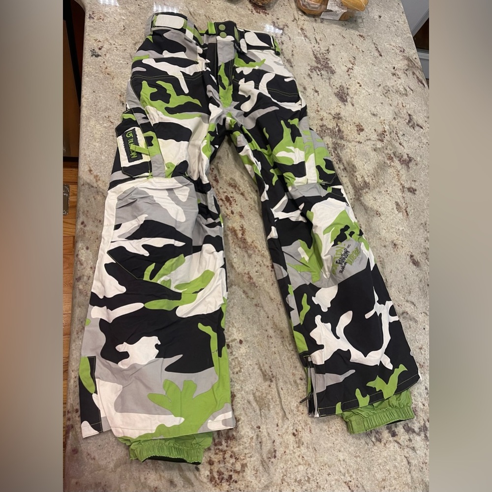 Burton boys medium snowboard ski pants